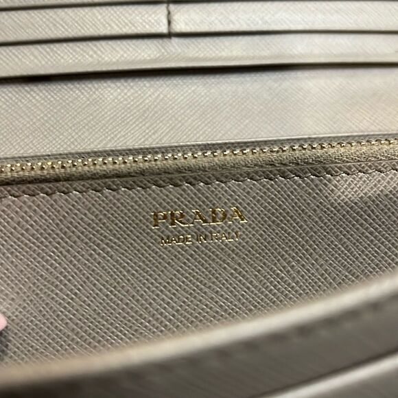 Authenticated Prada Beige Saffiano Lux Wallet ($1,100) 🌟professionally cleaned 🌟 - Picture 17 of 17